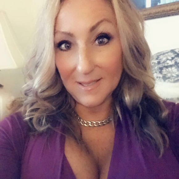 Meet your Posher, Ronda - Picture 7 of 8